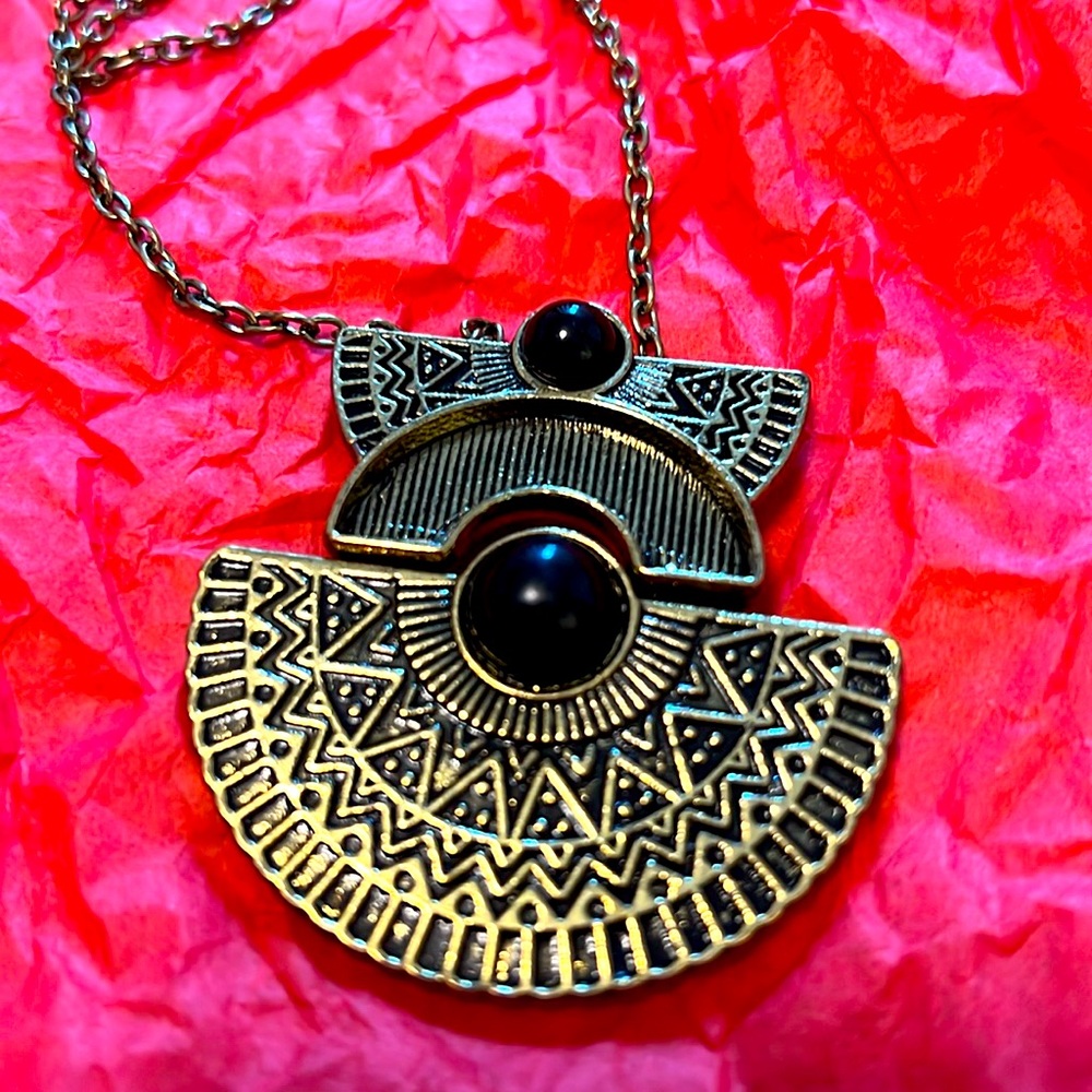 Boho Tribal long Necklace w/ Black Stone Pendant – Gold Tone Vintage Jewelry